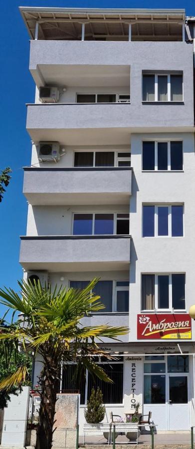 Family Hotel Ambrozia ซันดันสกี ภายนอก รูปภาพ